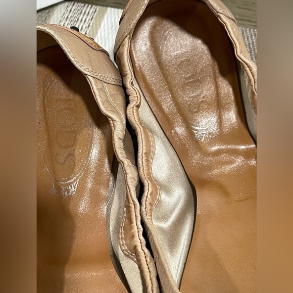 TOD'S LEATHER BALLET FLATS
sz 40 - Picture 7 of 12